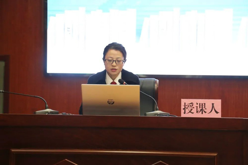 李燕_副本.jpg